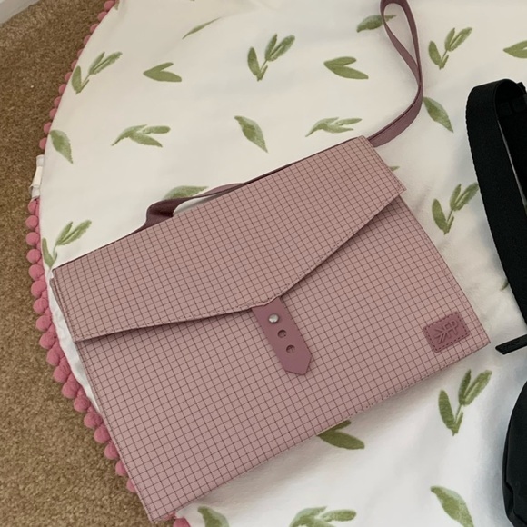 Freshly Picked Handbags - NWOT Freshly Picked Berlin Changing kit